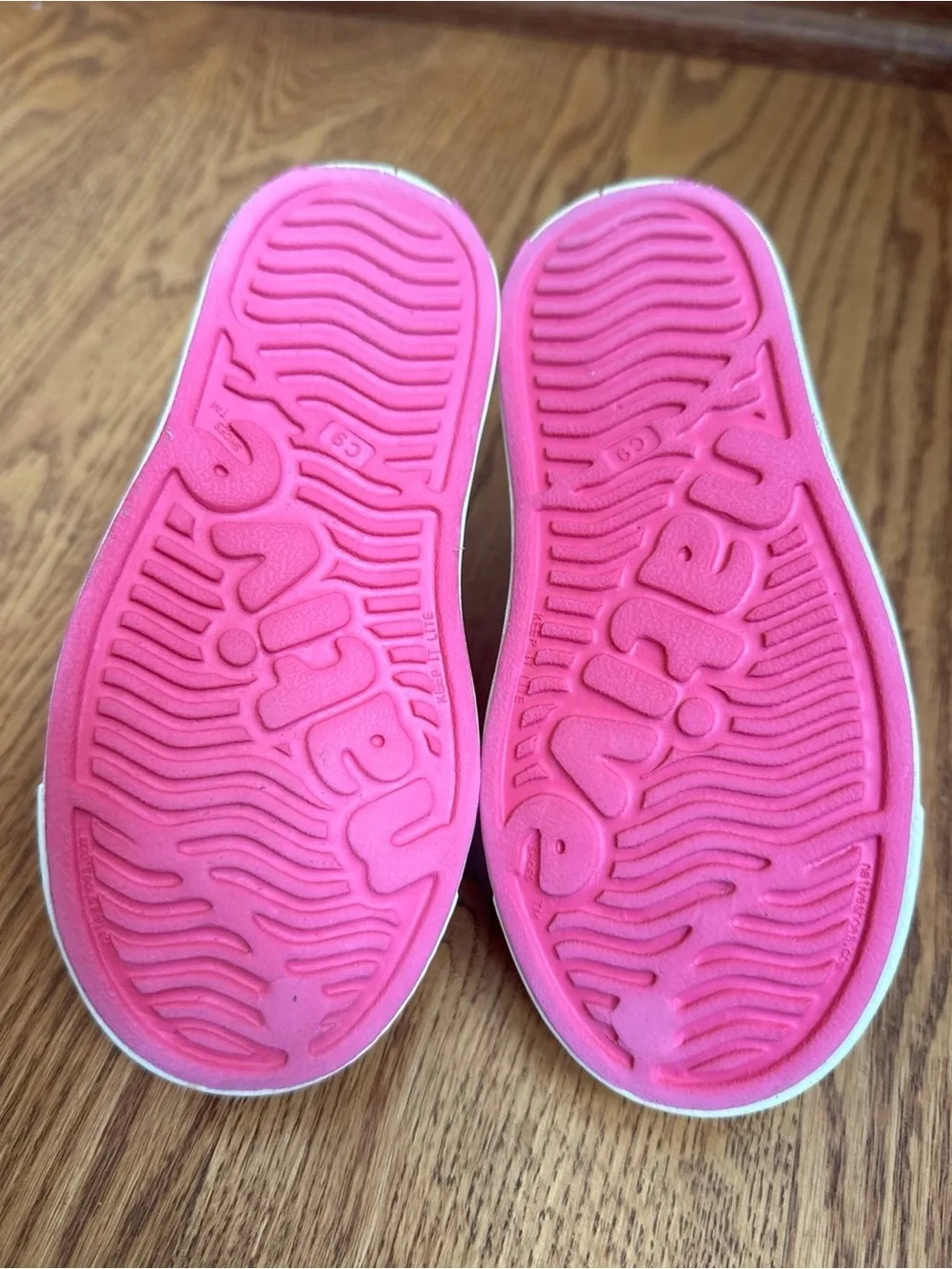 Native Shoes Girls 9 Pink Slip On